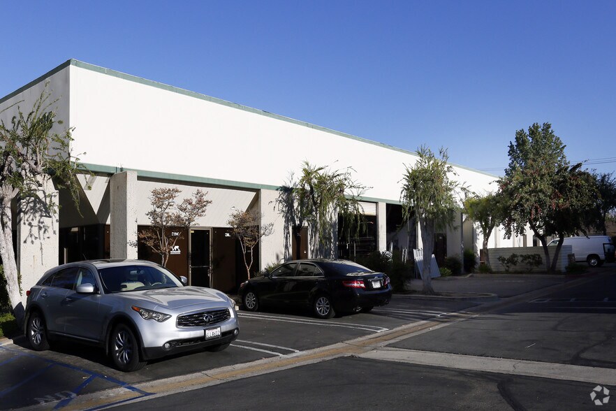 4685 Industrial St, Simi Valley, CA à louer - Photo de l’immeuble – Image 3 sur 5