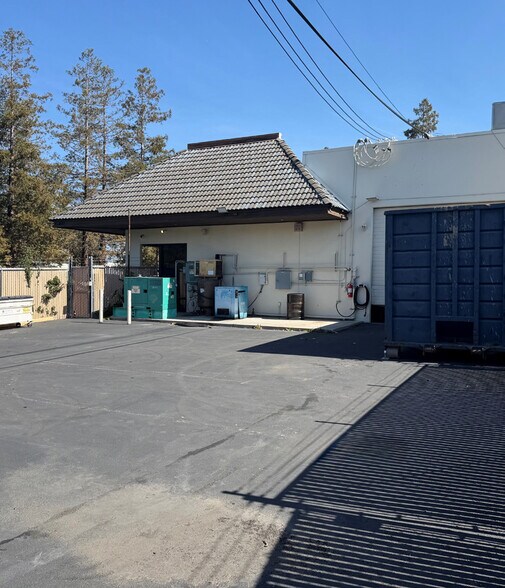 550 Nuttman St, Santa Clara, CA à vendre - Photo de l’immeuble – Image 3 sur 13