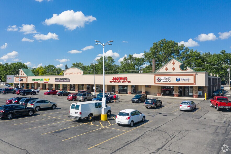 4109-4154 Talmadge Rd, Toledo, OH à louer - Photo de l’immeuble – Image 2 sur 8