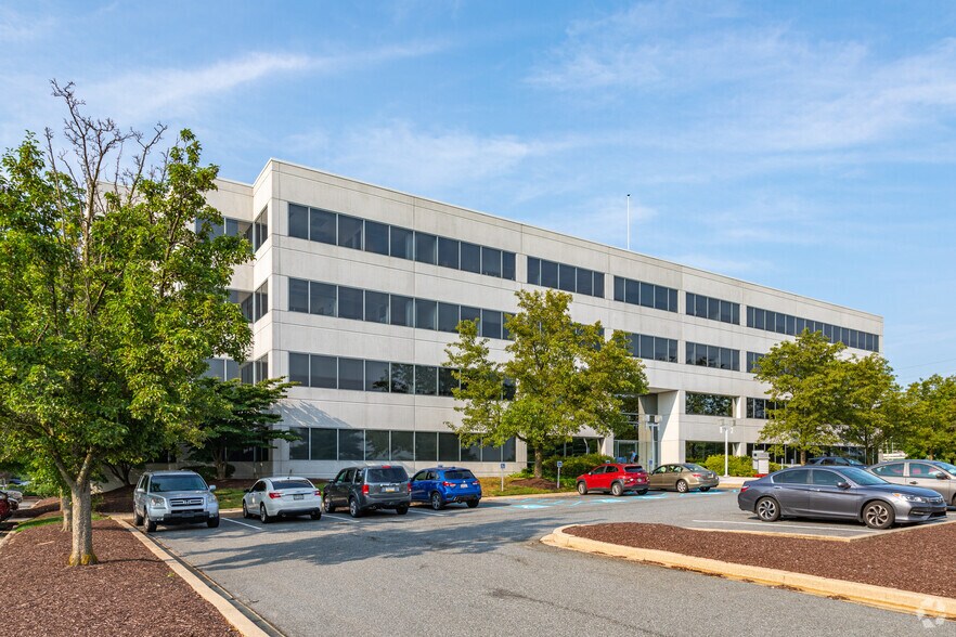 111 Continental Dr, Newark, DE à louer - Photo de l’immeuble – Image 1 sur 4