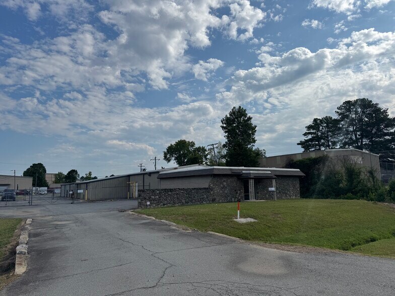 6619 Young Rd, Little Rock, AR à vendre - Photo de l’immeuble – Image 2 sur 8