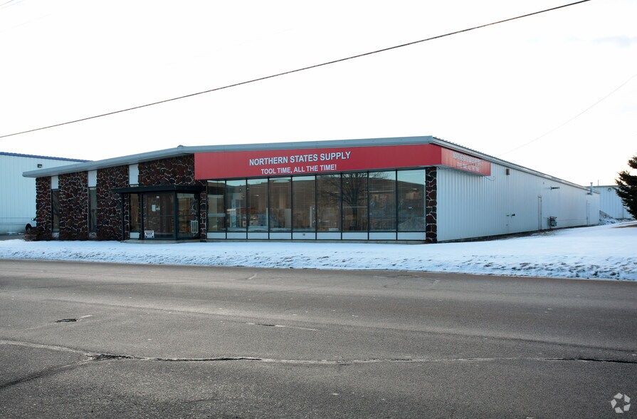 3000 1st St S, Saint Cloud, MN à louer - Photo de l’immeuble – Image 2 sur 3
