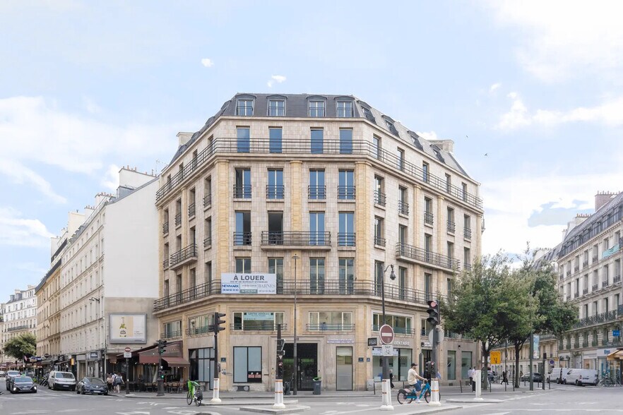 13 Place Kossuth, Paris à louer - Photo de l’immeuble – Image 1 sur 10
