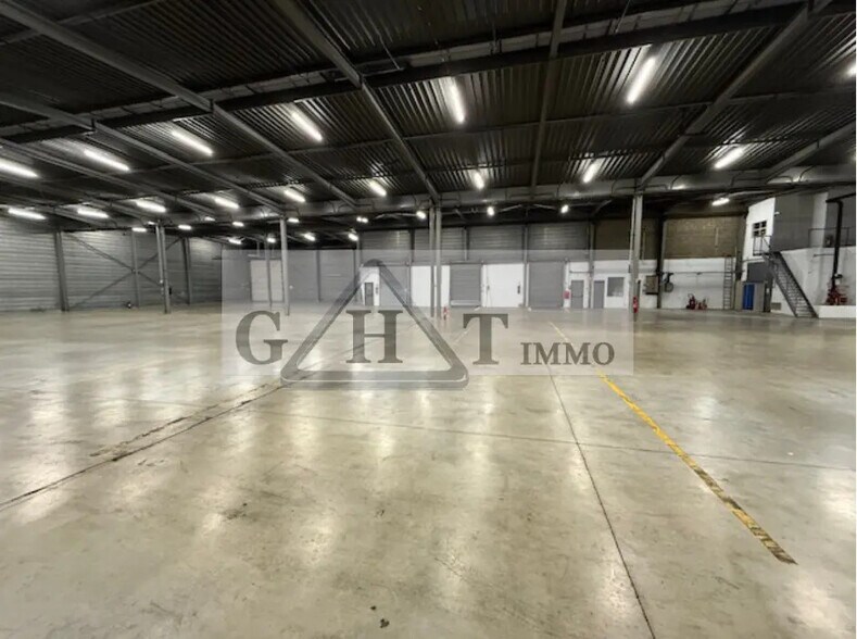 Bureau dans Louvres à louer - Photo intérieure – Image 2 sur 3