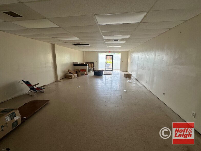 240 5th St SE, Barberton, OH à louer - Photo de l’immeuble – Image 3 sur 8