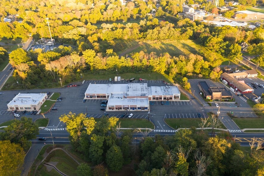 15 State Highway 31, Pennington, NJ à louer - Photo de l’immeuble – Image 1 sur 5