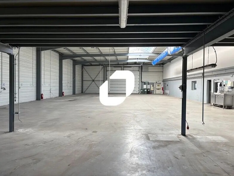 Bureau dans Saint-Médard-en-Jalles à louer - Photo intérieure – Image 3 sur 9