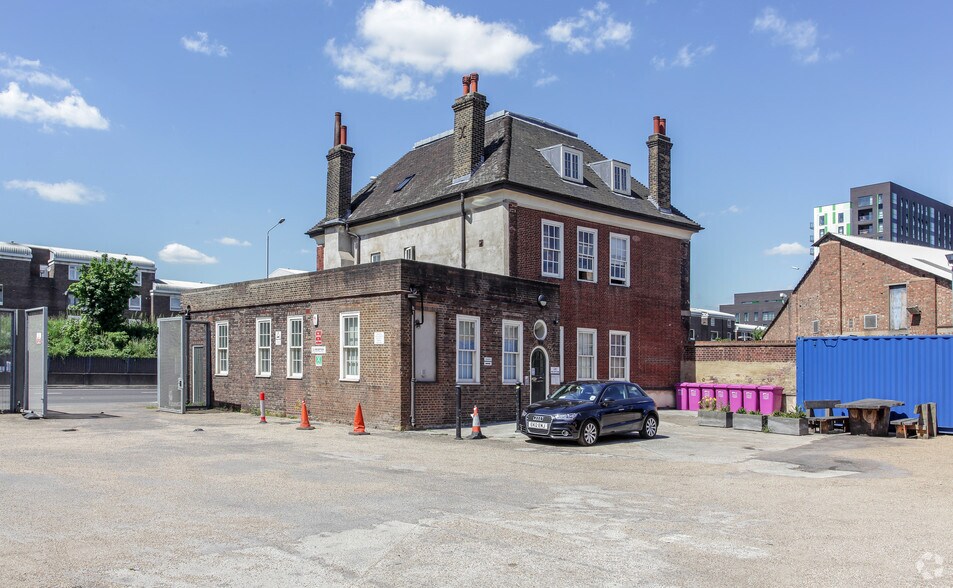 Gillender St, Londres à vendre - Photo de l’immeuble – Image 3 sur 3
