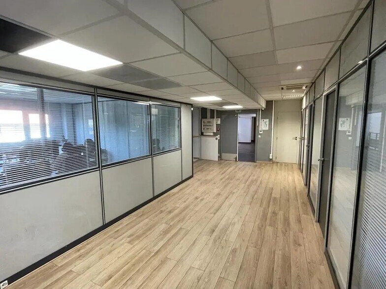 Bureau dans Marseille à louer - Photo de l’immeuble – Image 3 sur 6