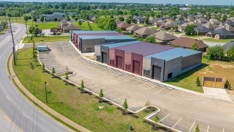 682-778 White Rd, Springdale, AR à louer - Photo de l’immeuble – Image 2 sur 6