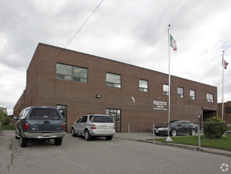 350 Garyray Dr, Toronto, ON à vendre - Photo de l’immeuble – Image 2 sur 2
