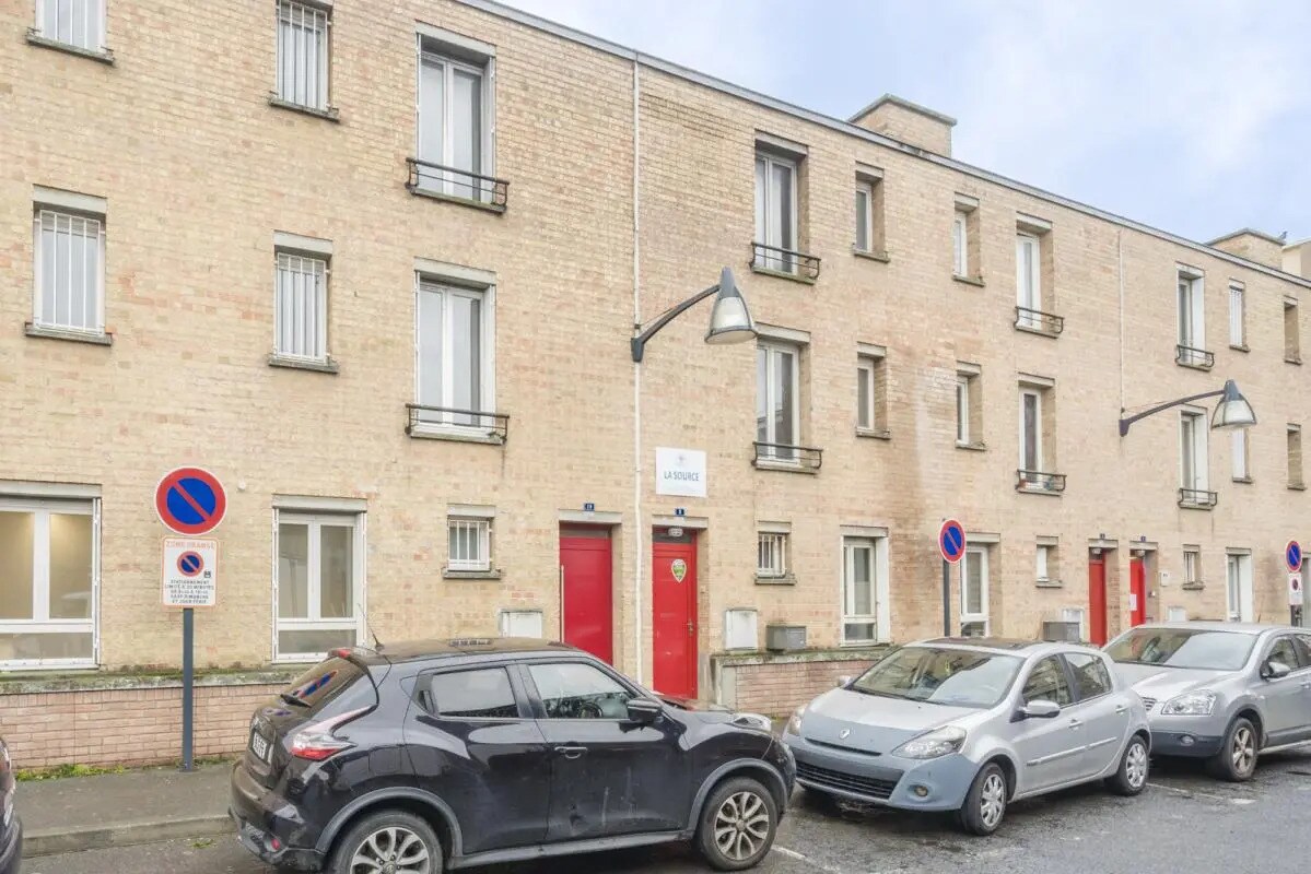 8 Place Des Institutions, Cergy à vendre Photo de l’immeuble– Image 1 sur 10