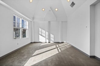 363-389 Boston Post Rd, Sudbury, MA à louer Photo intérieure– Image 1 sur 9