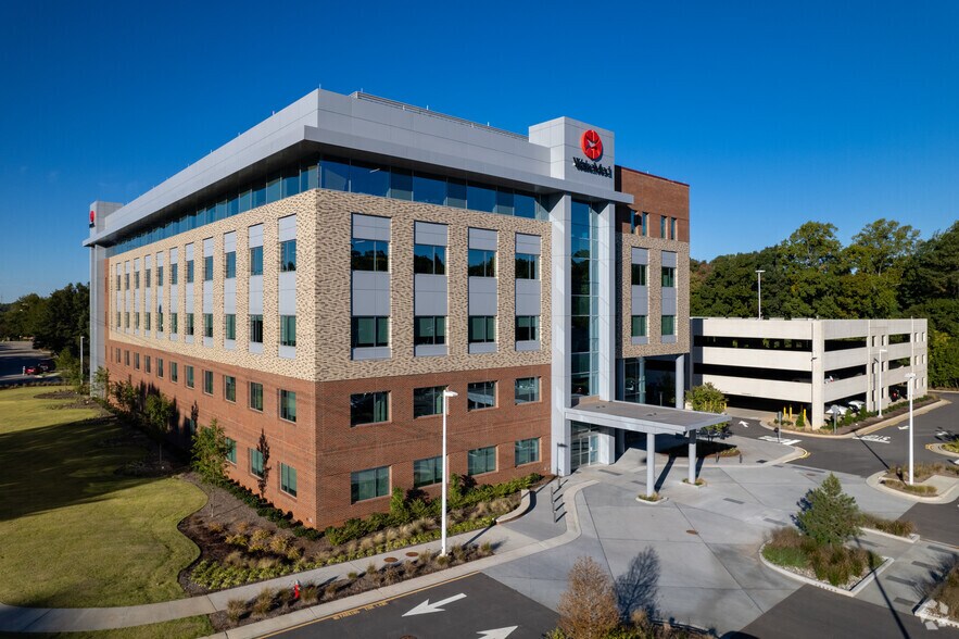 210 Ashville Ave, Cary, NC à louer - Photo principale – Image 1 sur 28