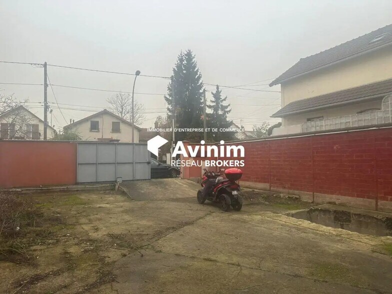 Industriel/Logistique dans Bezons à louer - Photo de l’immeuble – Image 3 sur 6