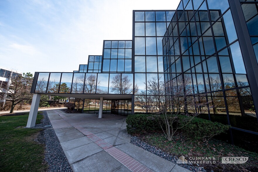 24400 Chagrin Blvd, Beachwood, OH à vendre - Photo de l’immeuble – Image 3 sur 13