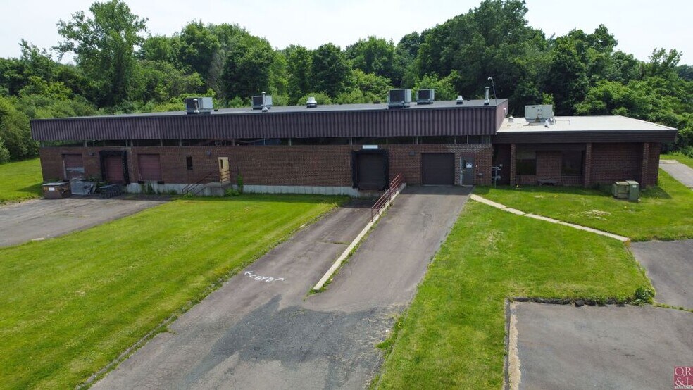 856 N Main Street Ext, Wallingford, CT à louer - Photo de l’immeuble – Image 3 sur 23