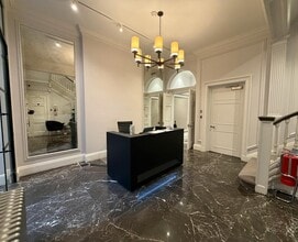 22 Gilbert St, Londres à louer Photo intérieure– Image 1 sur 5