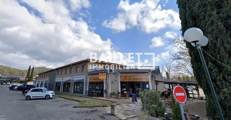 Bureau dans Tourrettes à louer - Photo de l’immeuble – Image 2 sur 9