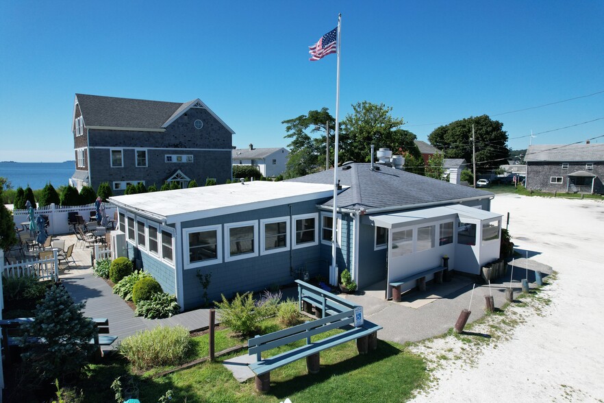 501 Park Ave, Portsmouth, RI à vendre - Photo de l’immeuble – Image 3 sur 28