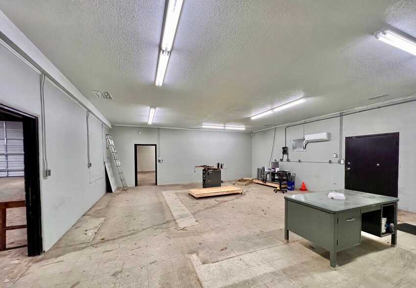 216 Bingham & Parks Rd, Advance, NC à louer - Photo intérieure – Image 3 sur 12