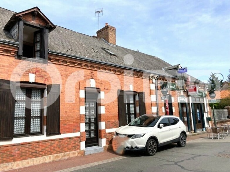 Local d'activités dans La Ferté-Saint-Aubin à vendre - Photo de l’immeuble – Image 1 sur 9