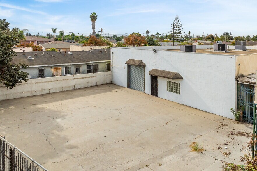 915 N Willowbrook Ave, Compton, CA à vendre - Photo de l’immeuble – Image 2 sur 23