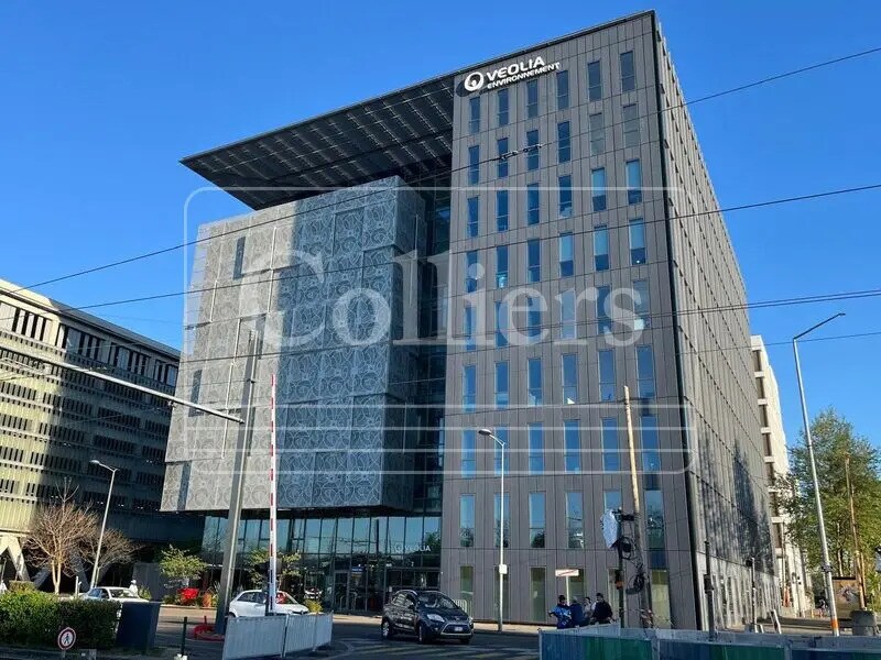 2-4 Avenue Des Canuts, Vaulx-en-Velin à louer Photo de l’immeuble– Image 1 sur 23