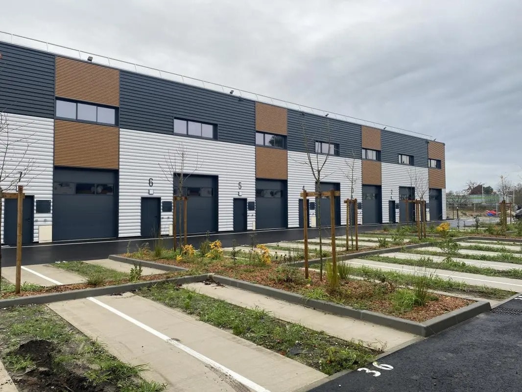 Local d’activités dans Gradignan à louer Photo de l’immeuble– Image 1 sur 16