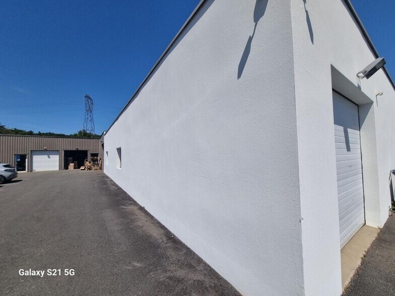 Bureau dans La Montagne à vendre - Photo de l’immeuble – Image 1 sur 5