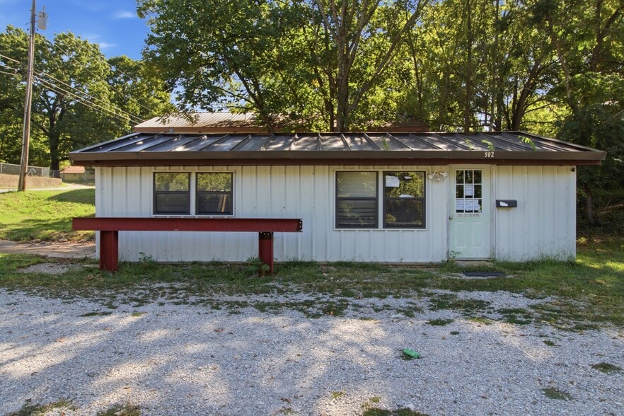 902 S Hill St, West Plains, MO à vendre - Photo principale – Image 1 sur 19