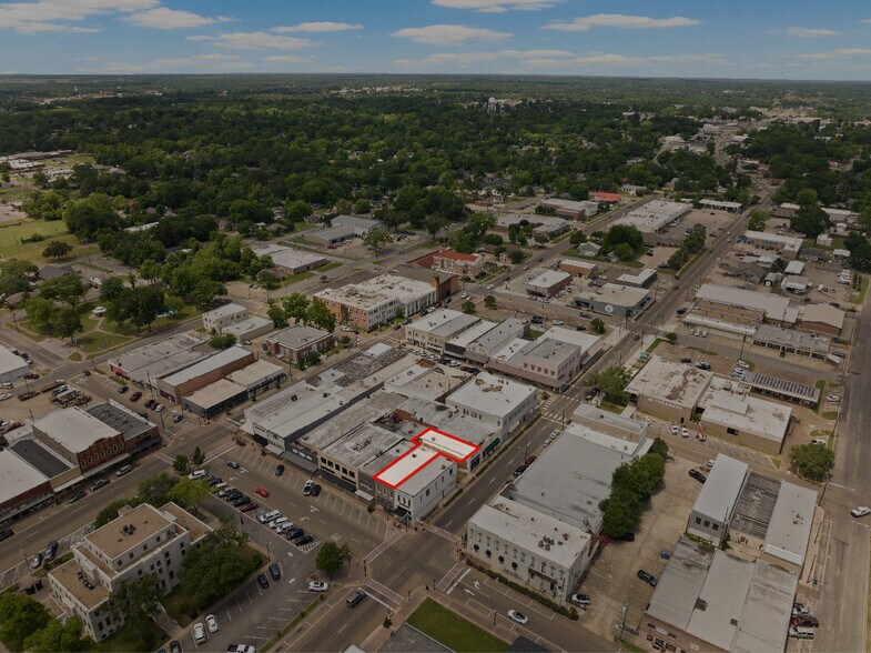 209 N Jefferson Ave, Mount Pleasant, TX à vendre - Photo de l’immeuble – Image 2 sur 31