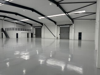 Plus de détails pour 22 Textilose Rd, Manchester - Industriel/Logistique à louer