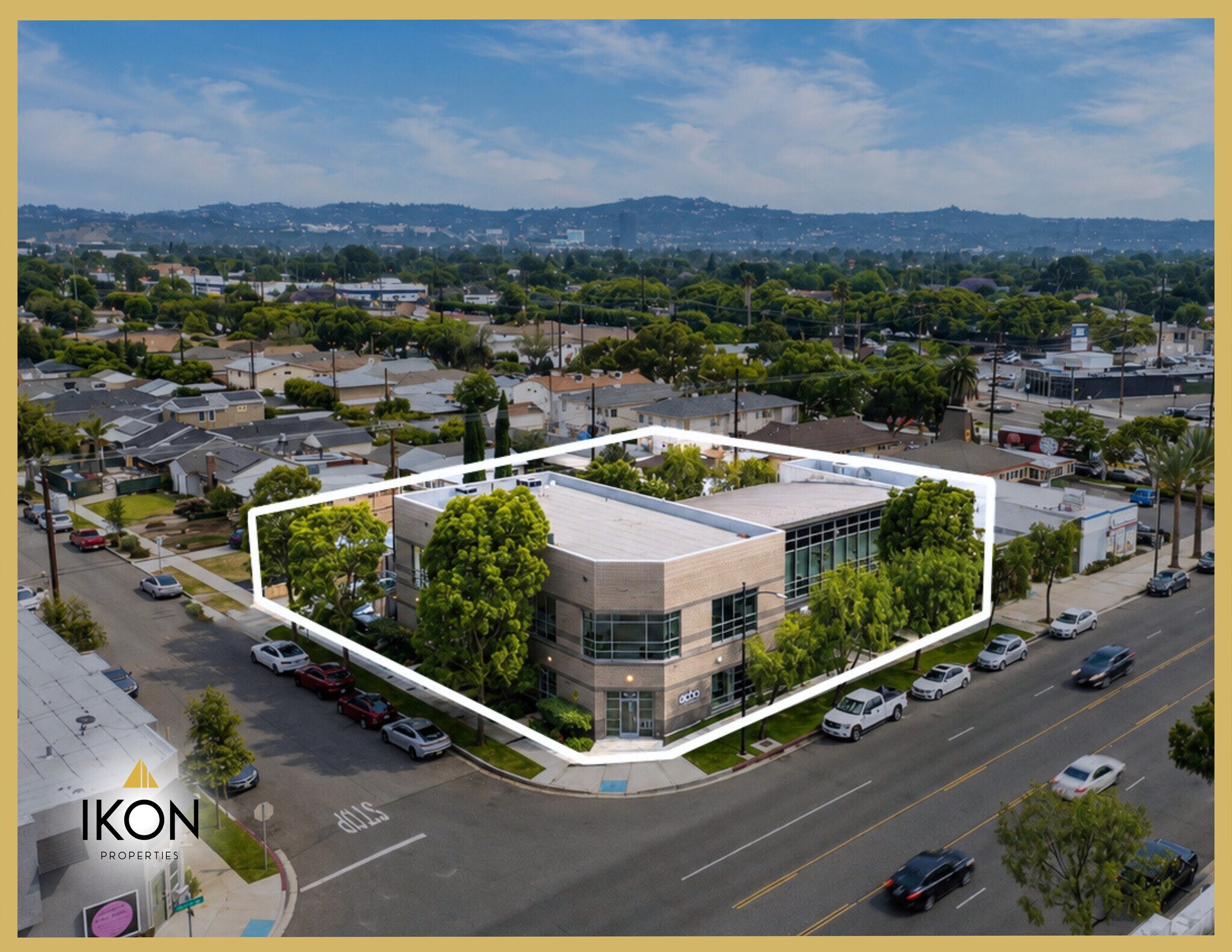 3500 W Burbank Blvd, Burbank, CA à louer Photo de l’immeuble– Image 1 sur 15