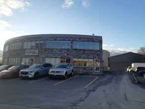 176 Railway St, Kingston, ON à louer Photo de l’immeuble– Image 1 sur 7