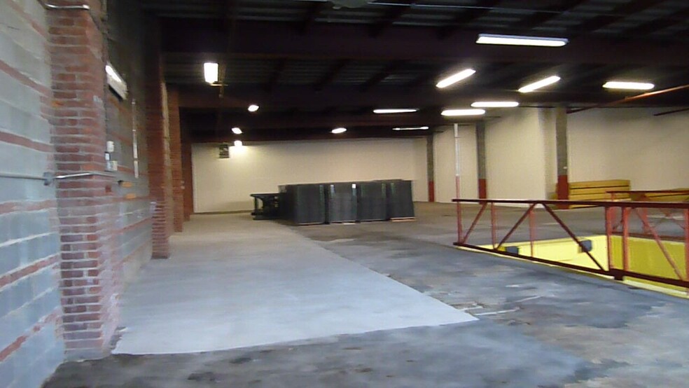 721-731 Berriman St, Brooklyn, NY à louer - Vidéo sur l’annonce professionnelle – Image 2 sur 14