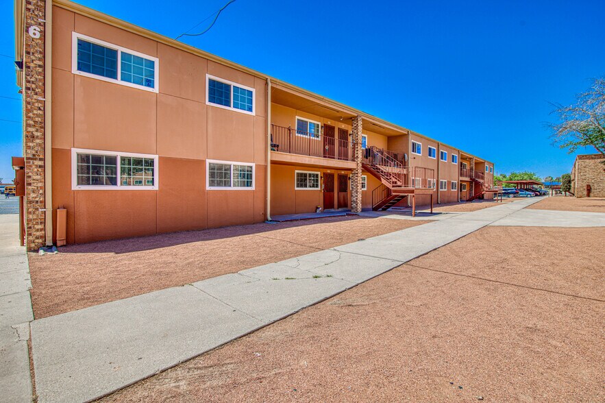 849 Lafayette Dr, El Paso, TX à vendre - Photo de l’immeuble – Image 2 sur 7