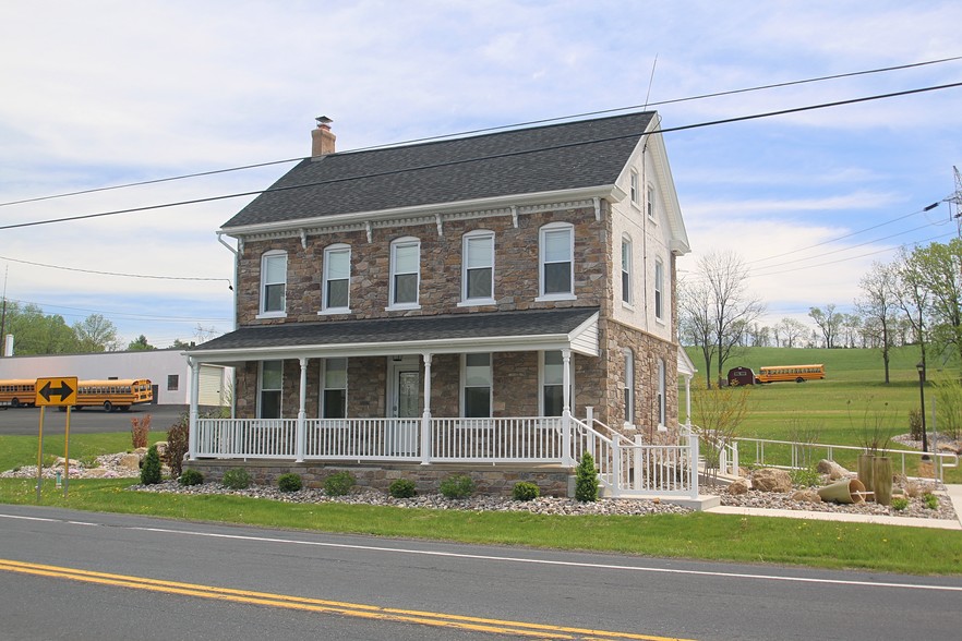 1180 Route 100, Bechtelsville, PA à louer - Photo principale – Image 1 sur 15