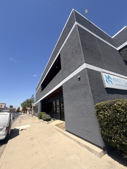 108 E Mill Ave, Porterville, CA à louer - Photo de l’immeuble – Image 1 sur 9