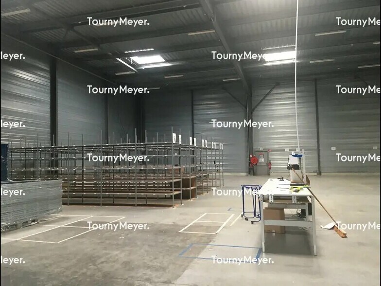 Industriel/Logistique dans Blanquefort à louer - Photo de l’immeuble – Image 3 sur 3