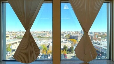 6402 8th Ave, Brooklyn, NY à louer Photo intérieure– Image 1 sur 5