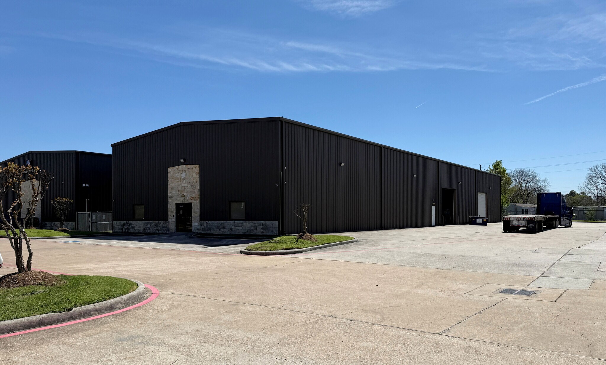 10187 Windfern Rd, Houston, TX à louer Photo de l’immeuble– Image 1 sur 4