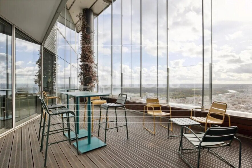 10 Rue Delariviere Lefoullon, Puteaux à louer - Photo de l’immeuble – Image 2 sur 21