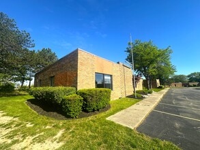 3160-3162 Presidential Dr, Fairborn, OH à louer Photo de l’immeuble– Image 2 sur 10