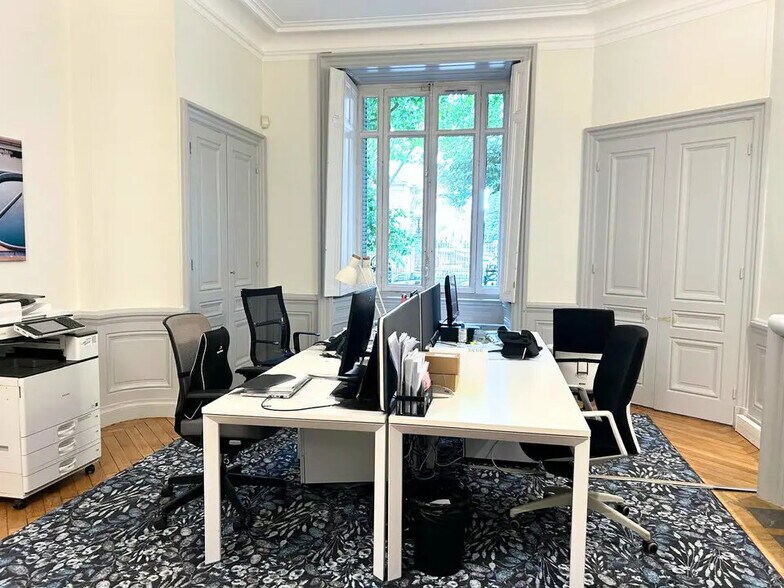 Bureau dans Lyon à louer - Photo de l’immeuble – Image 2 sur 12