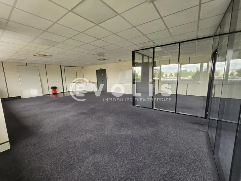 Bureau dans Villebon-sur-Yvette à louer - Photo intérieure – Image 3 sur 8