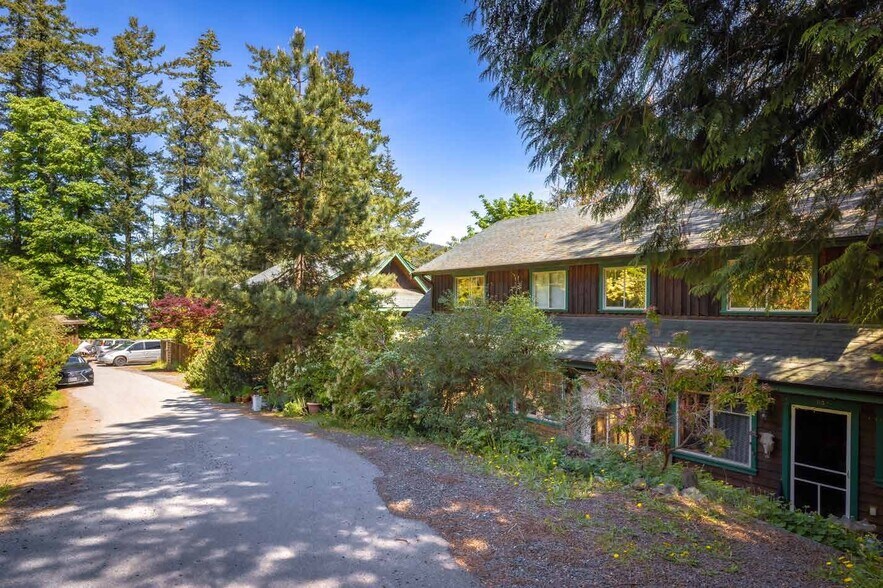 505-507 Bowen Island Trunk rd, Bowen Island, BC à vendre - Photo de l’immeuble – Image 3 sur 10