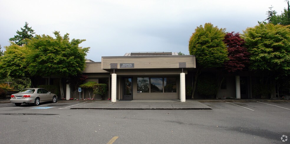 1632 116th Ave NE, Bellevue, WA à louer - Photo de l’immeuble – Image 2 sur 6