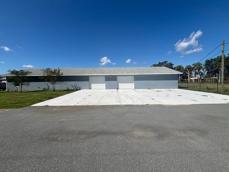 8595 W Goodman Ln, Homosassa, FL à louer - Photo de l’immeuble – Image 3 sur 13