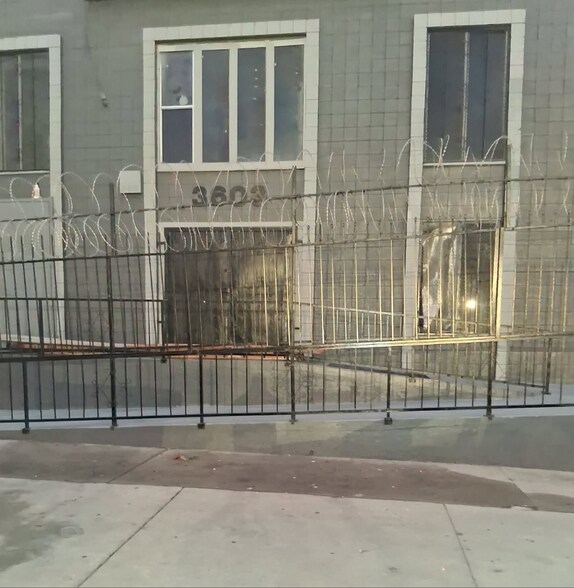 3603 E Olympic Blvd, Los Angeles, CA à vendre - Photo de l’immeuble – Image 1 sur 4